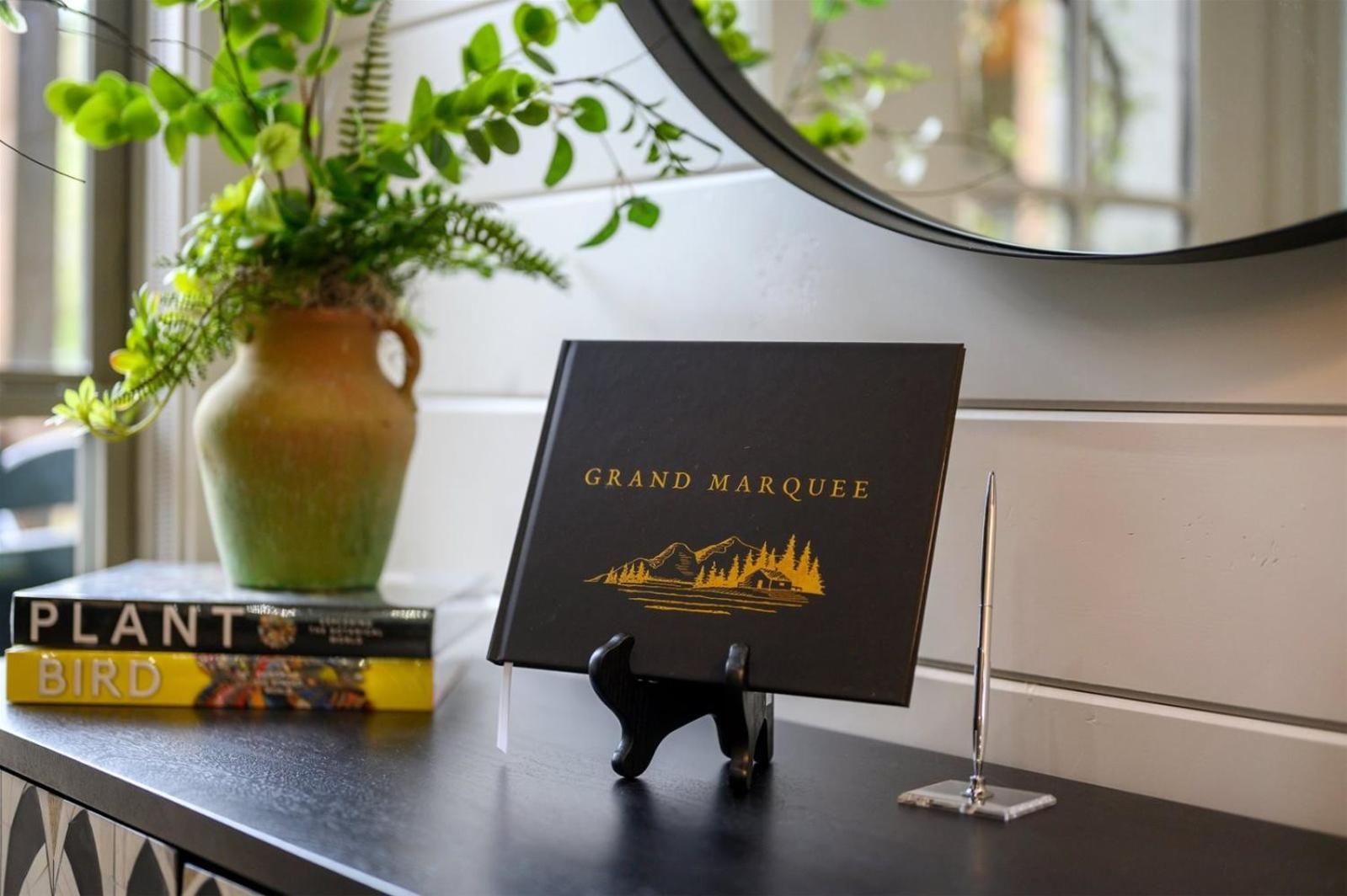 Grand Marquee Villa Stephens Gap Eksteriør billede